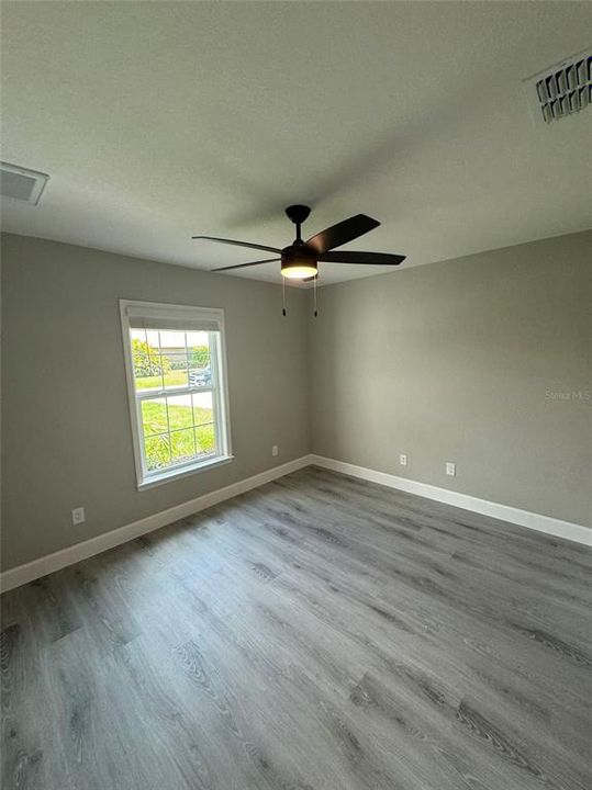 For Sale: $317,900 (4 beds, 2 baths, 1809 Square Feet)