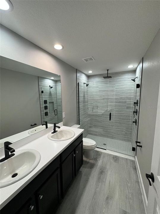 For Sale: $317,900 (4 beds, 2 baths, 1809 Square Feet)