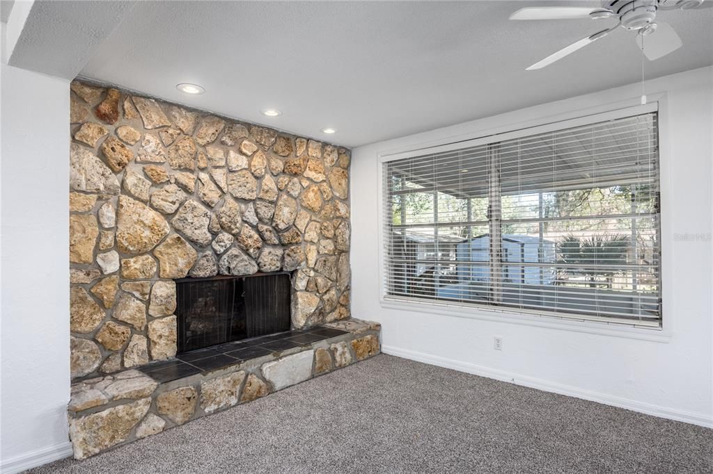 For Sale: $265,000 (3 beds, 2 baths, 1886 Square Feet)