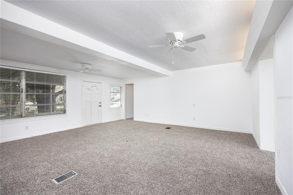 For Sale: $265,000 (3 beds, 2 baths, 1886 Square Feet)