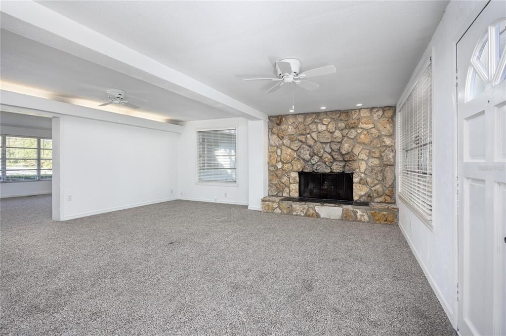 For Sale: $265,000 (3 beds, 2 baths, 1886 Square Feet)