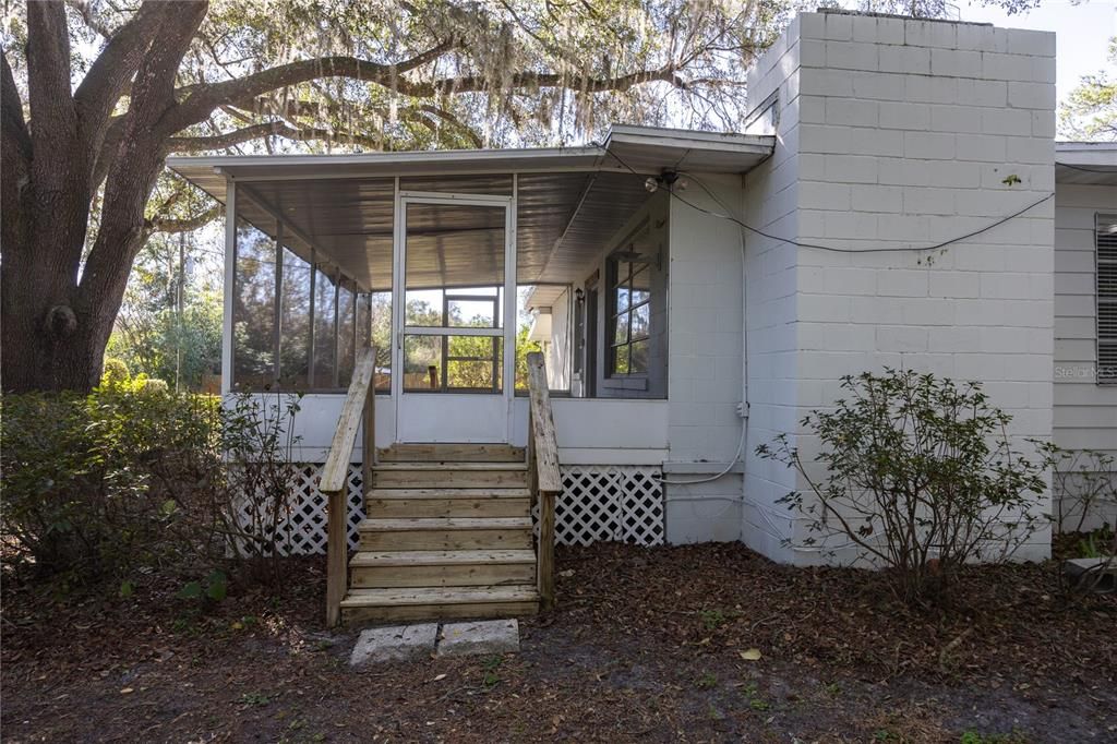 For Sale: $265,000 (3 beds, 2 baths, 1886 Square Feet)