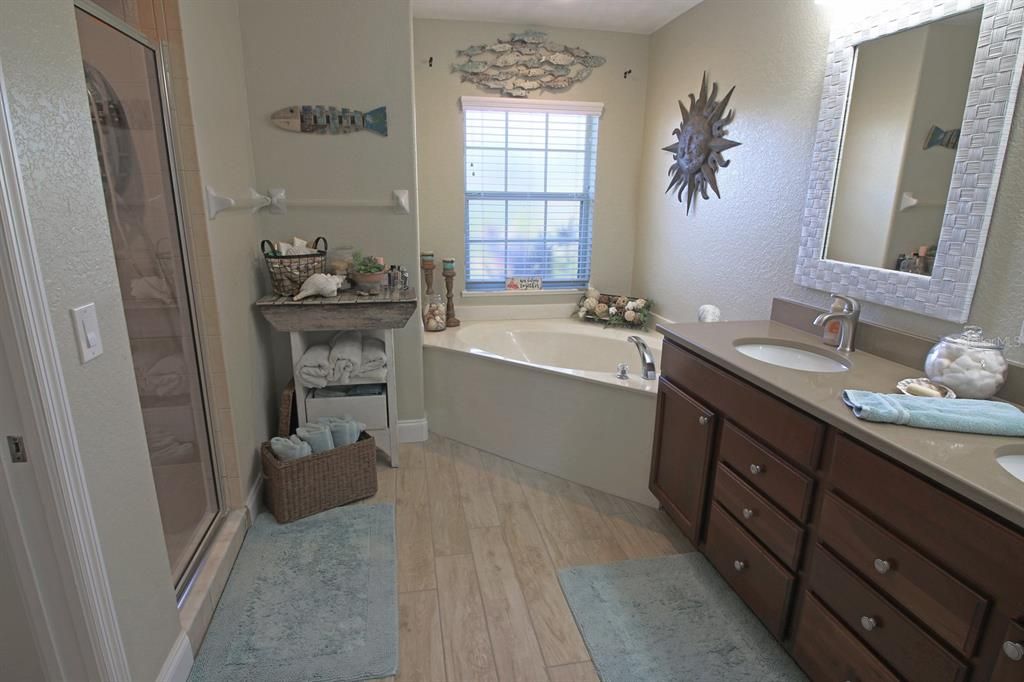 For Sale: $799,900 (3 beds, 2 baths, 2148 Square Feet)