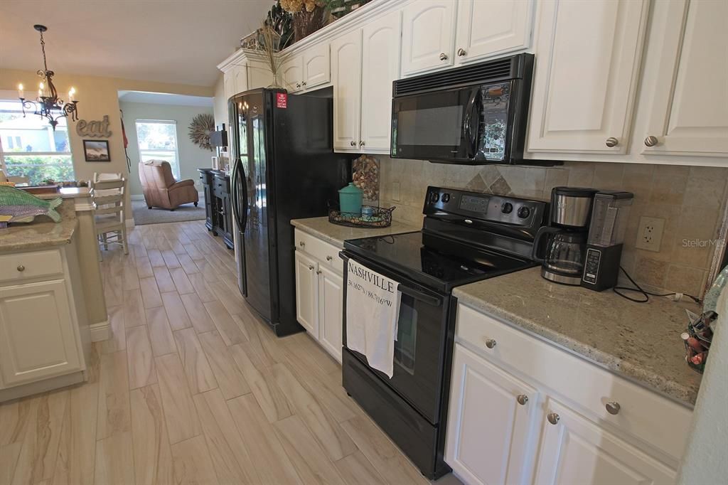 For Sale: $799,900 (3 beds, 2 baths, 2148 Square Feet)