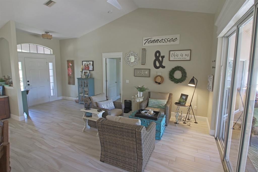 For Sale: $799,900 (3 beds, 2 baths, 2148 Square Feet)