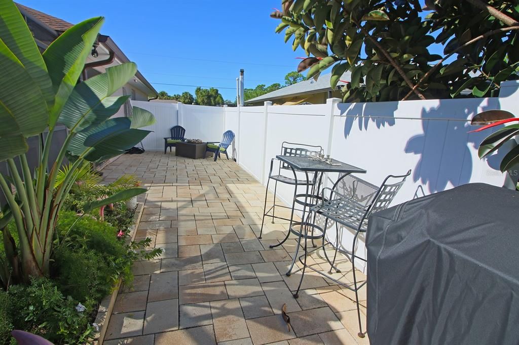 For Sale: $799,900 (3 beds, 2 baths, 2148 Square Feet)