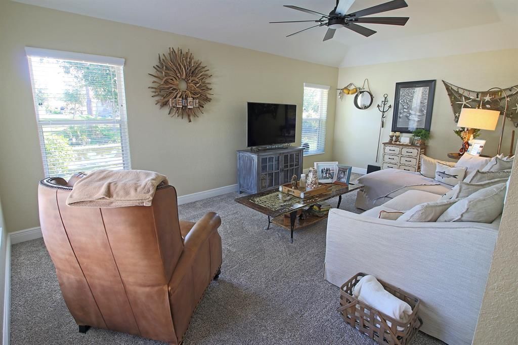 For Sale: $799,900 (3 beds, 2 baths, 2148 Square Feet)