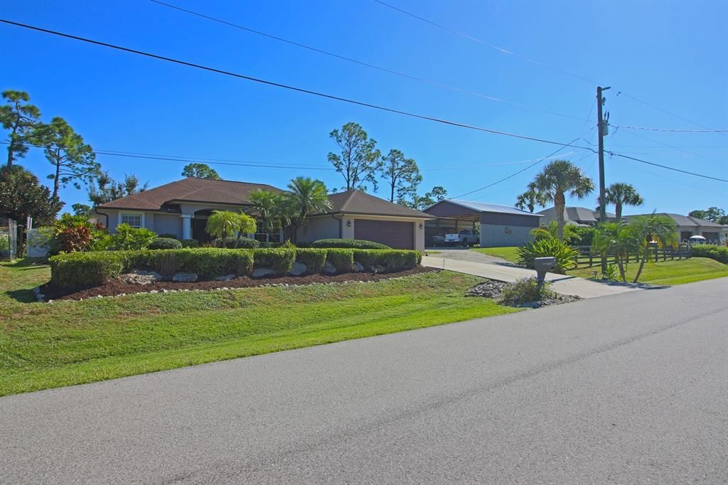 For Sale: $799,900 (3 beds, 2 baths, 2148 Square Feet)