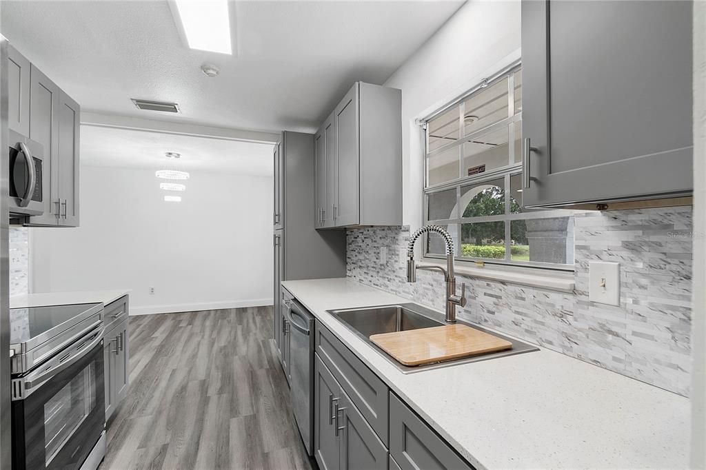 待售: $299,000 (3 贝兹, 2 浴室, 1344 平方英尺)