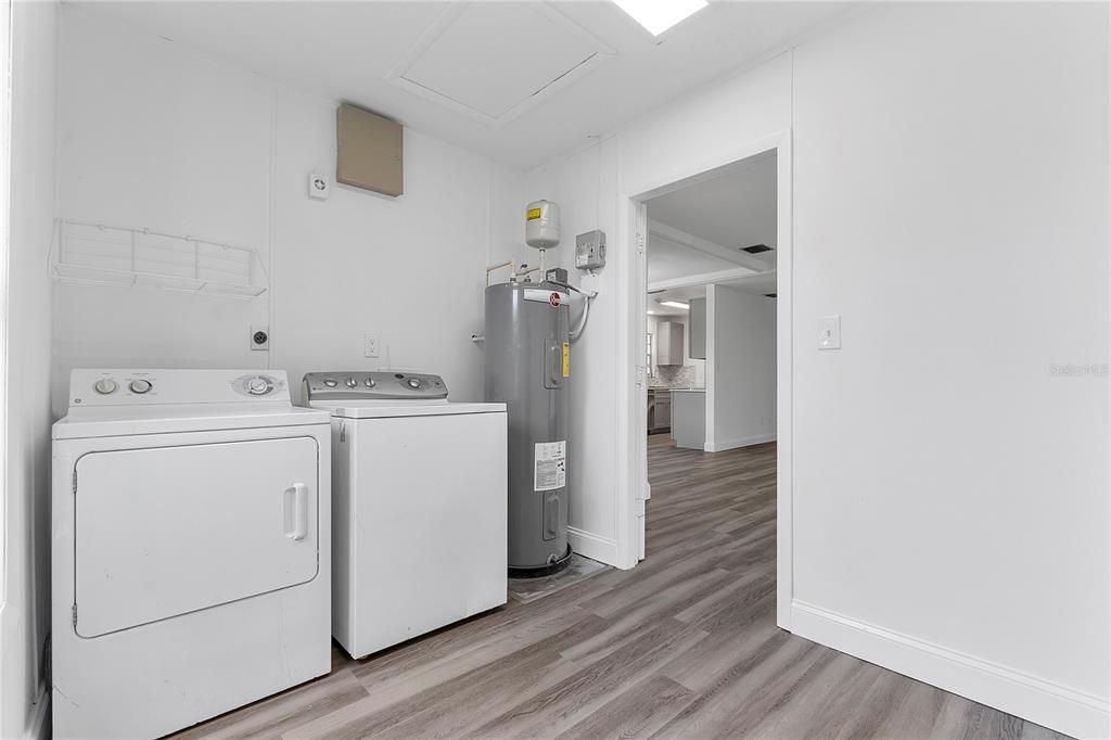 待售: $299,000 (3 贝兹, 2 浴室, 1344 平方英尺)