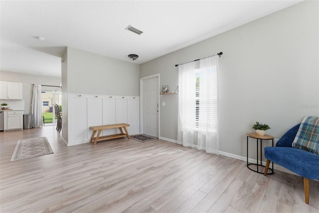 For Sale: $299,900 (3 beds, 2 baths, 1343 Square Feet)