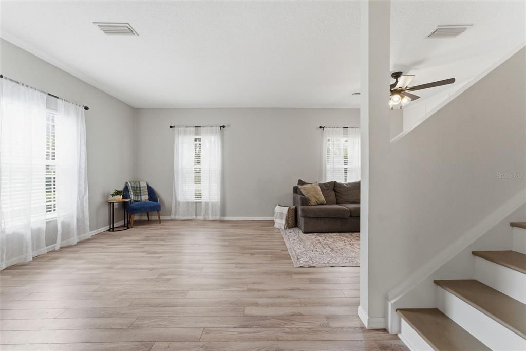 For Sale: $299,900 (3 beds, 2 baths, 1343 Square Feet)