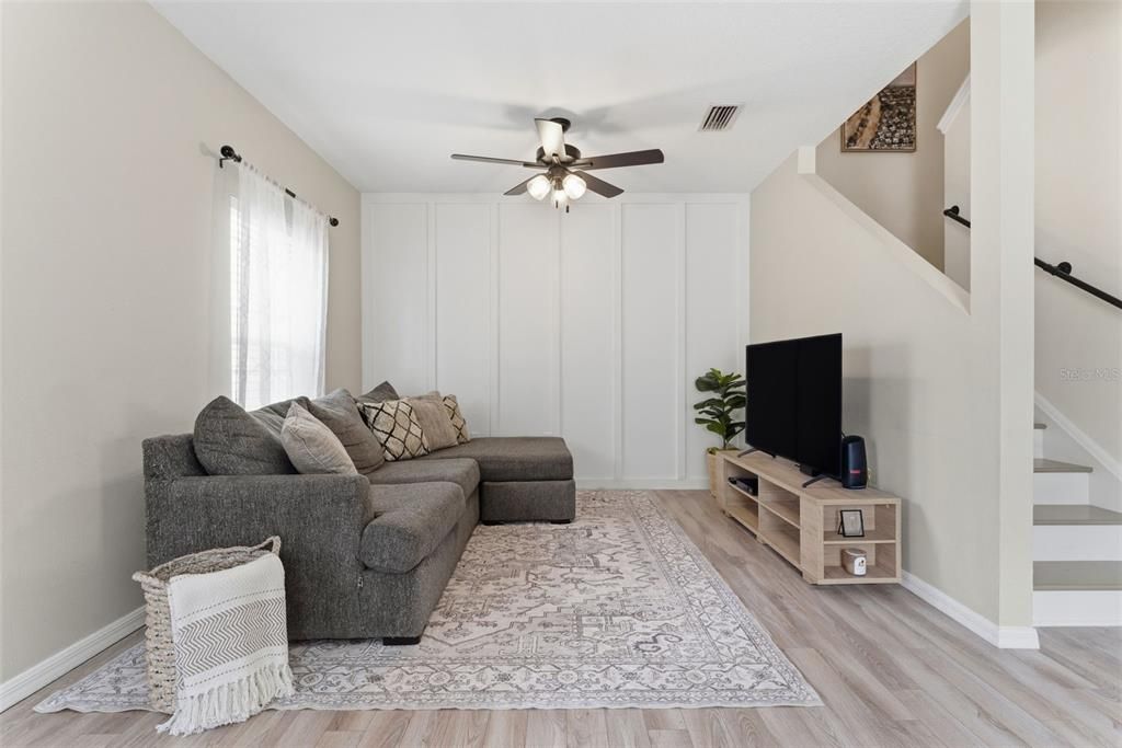 For Sale: $299,900 (3 beds, 2 baths, 1343 Square Feet)