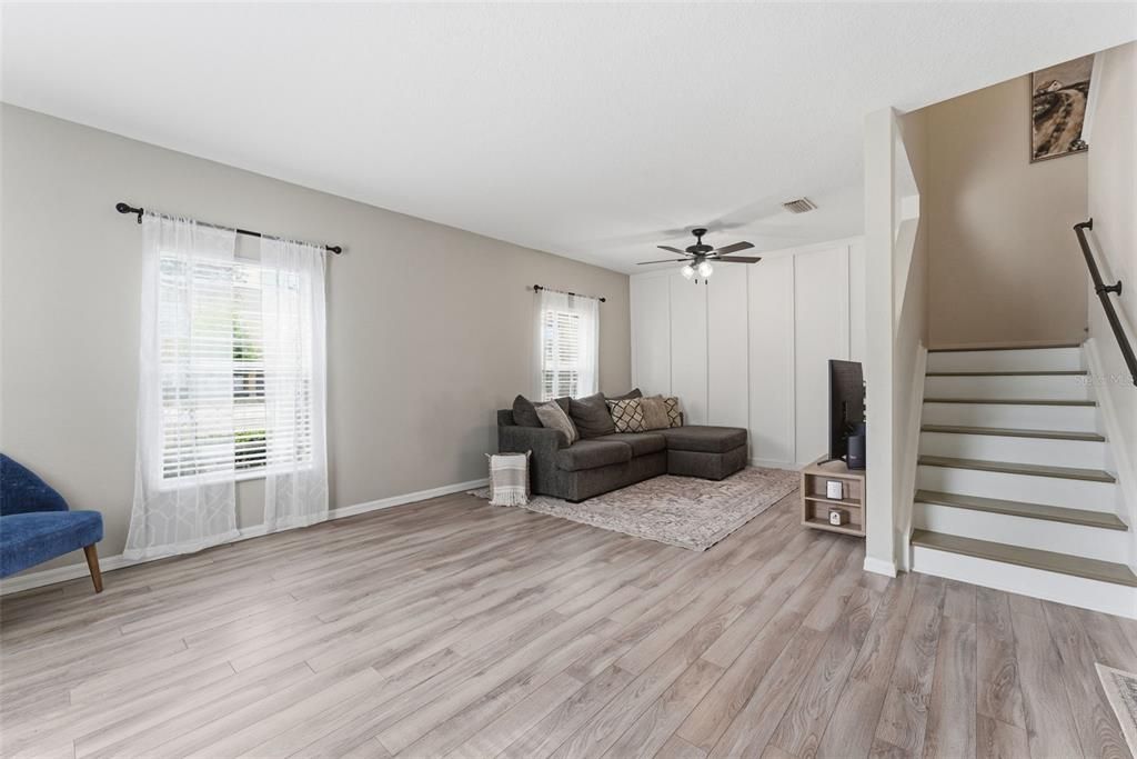 For Sale: $299,900 (3 beds, 2 baths, 1343 Square Feet)