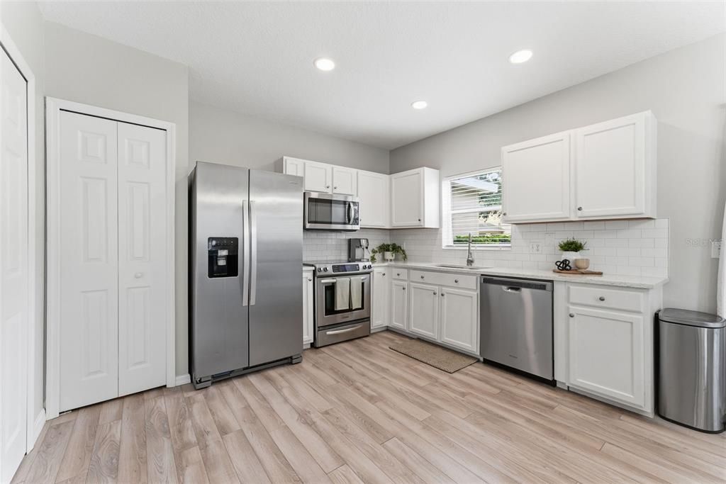 For Sale: $299,900 (3 beds, 2 baths, 1343 Square Feet)