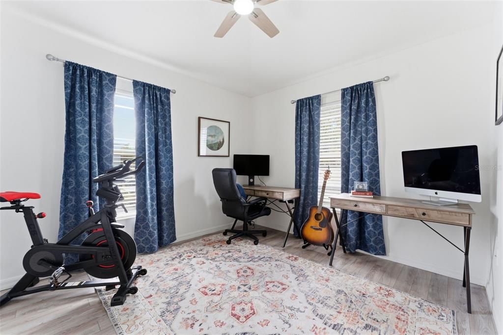 For Sale: $299,900 (3 beds, 2 baths, 1343 Square Feet)