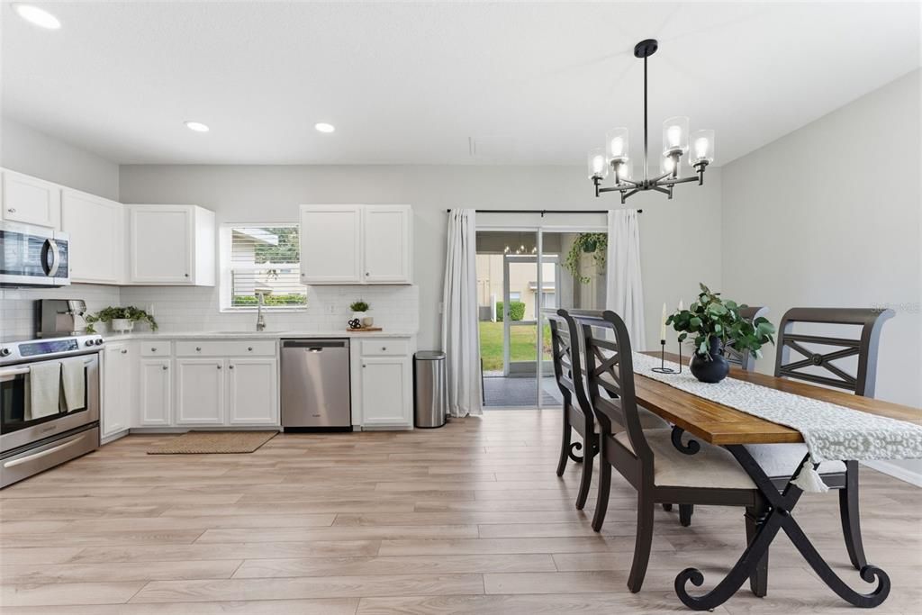 For Sale: $299,900 (3 beds, 2 baths, 1343 Square Feet)