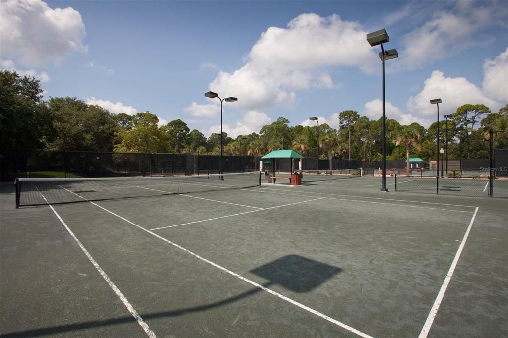 待售: $248,000 (0.92 acres)