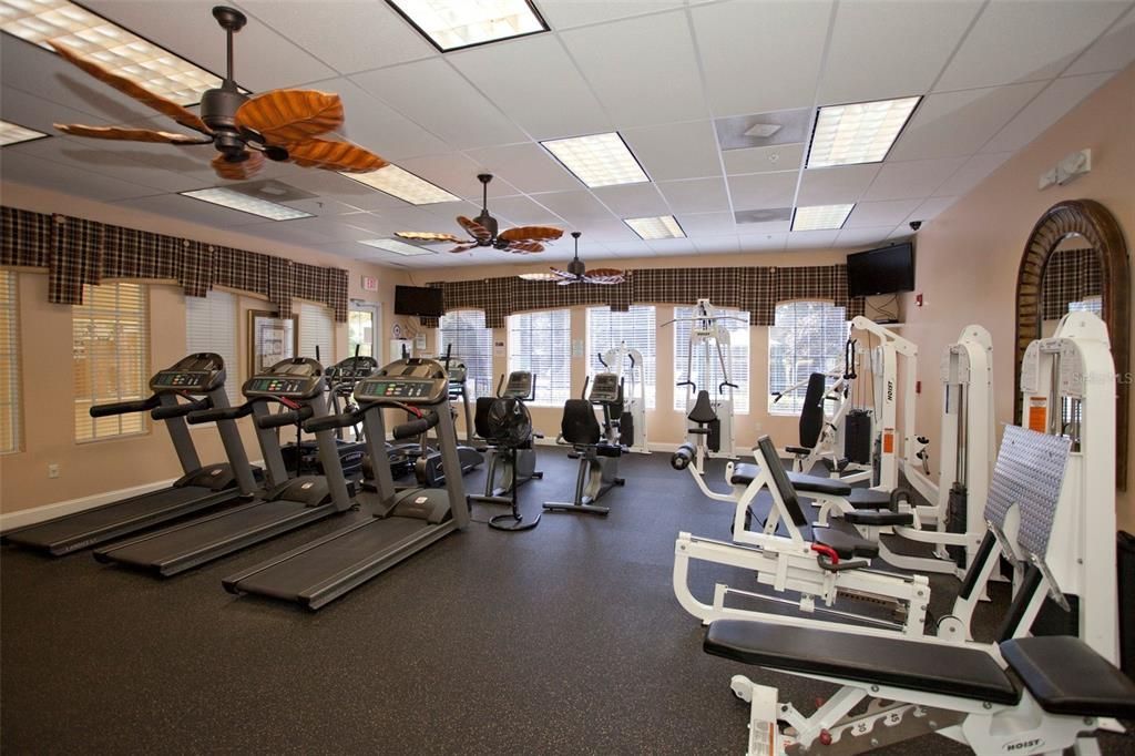 待售: $248,000 (0.92 acres)