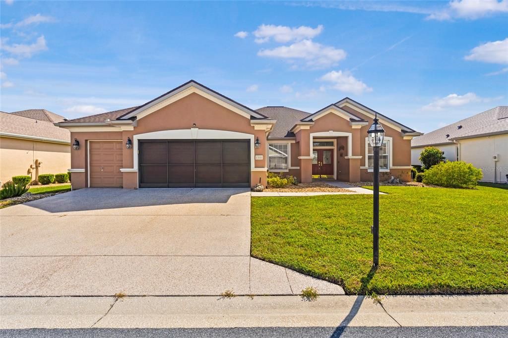 En Venta: $418,900 (3 camas, 2 baños, 2258 Pies cuadrados)