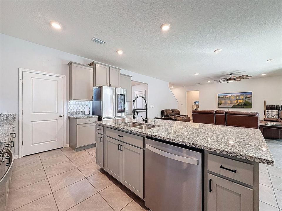 For Sale: $484,797 (4 beds, 3 baths, 3275 Square Feet)