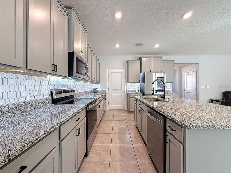 For Sale: $484,797 (4 beds, 3 baths, 3275 Square Feet)