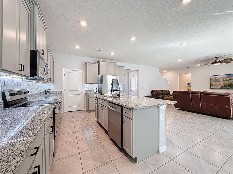 For Sale: $484,797 (4 beds, 3 baths, 3275 Square Feet)