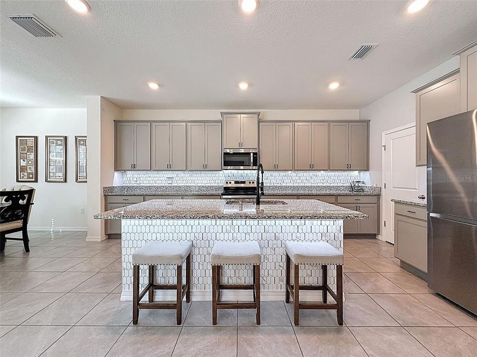 For Sale: $484,797 (4 beds, 3 baths, 3275 Square Feet)