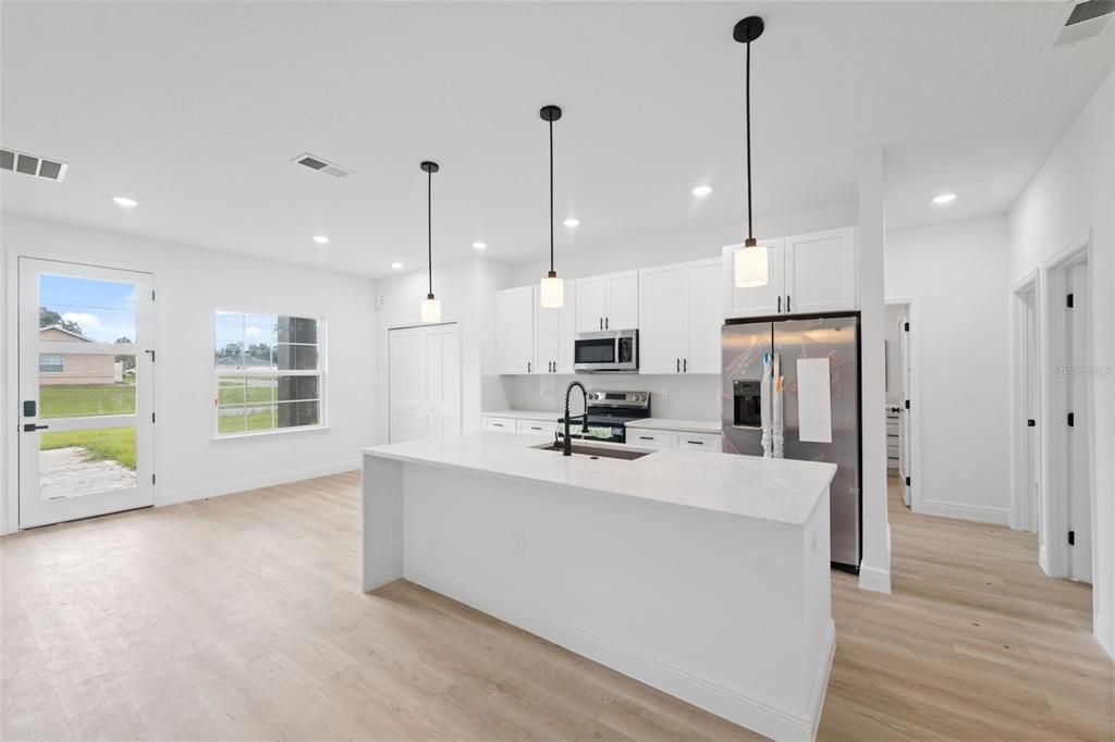 For Sale: $310,000 (4 beds, 2 baths, 1751 Square Feet)