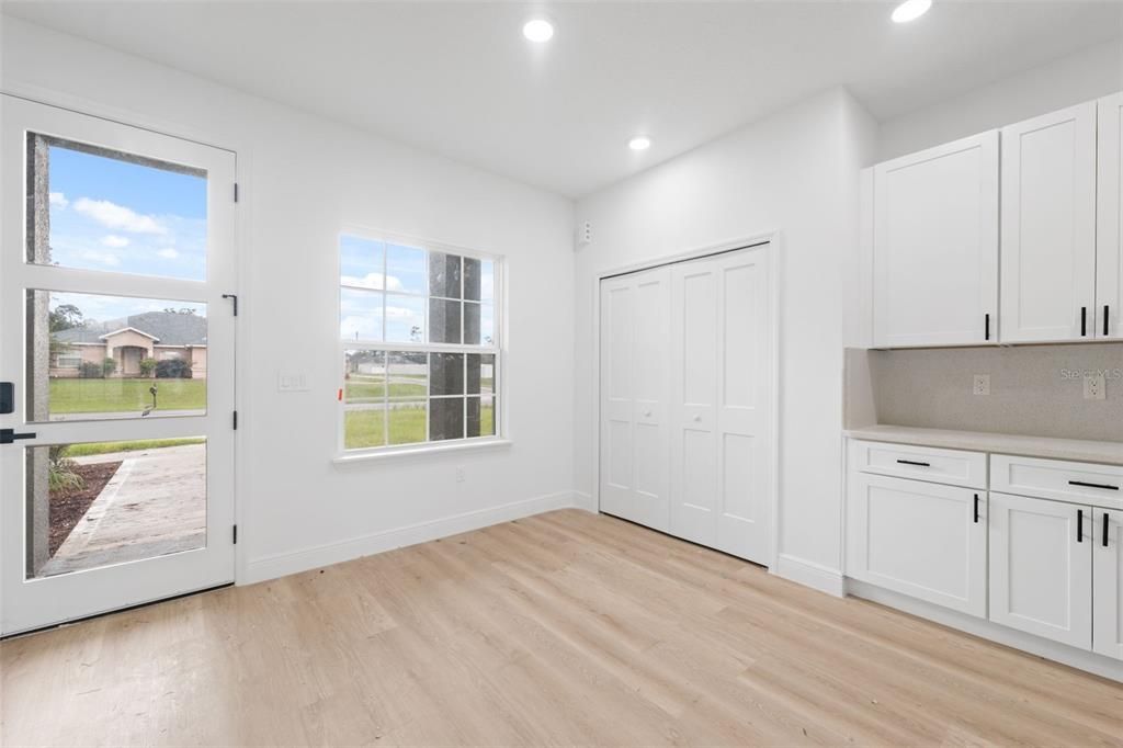 For Sale: $310,000 (4 beds, 2 baths, 1751 Square Feet)