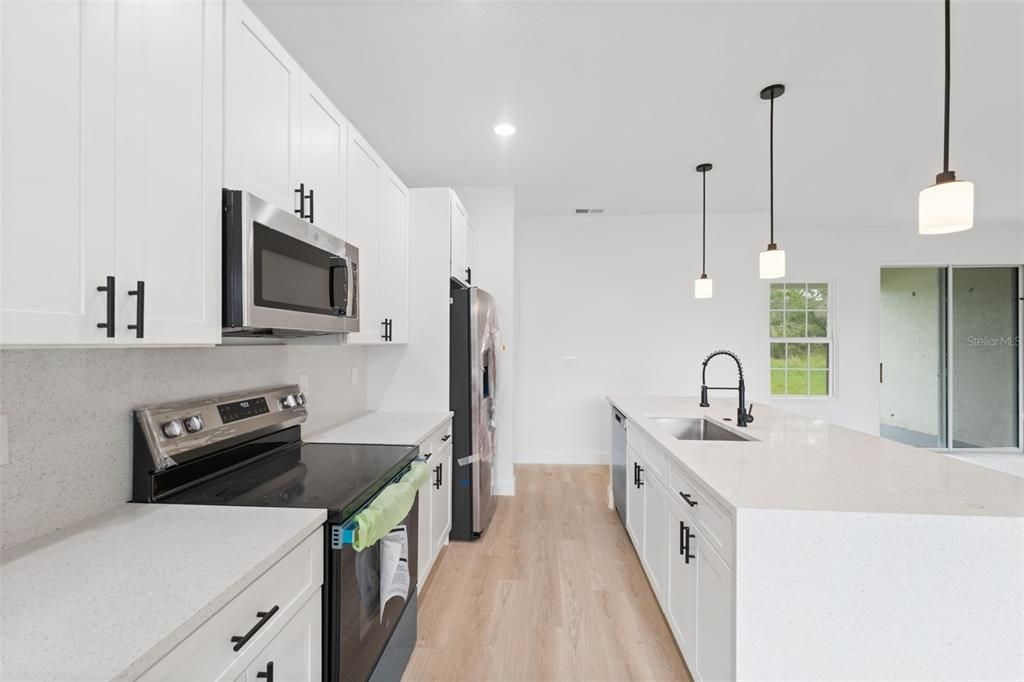 For Sale: $310,000 (4 beds, 2 baths, 1751 Square Feet)