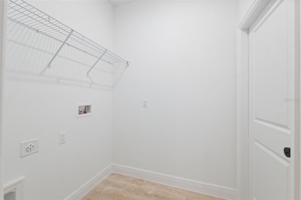 For Sale: $310,000 (4 beds, 2 baths, 1751 Square Feet)