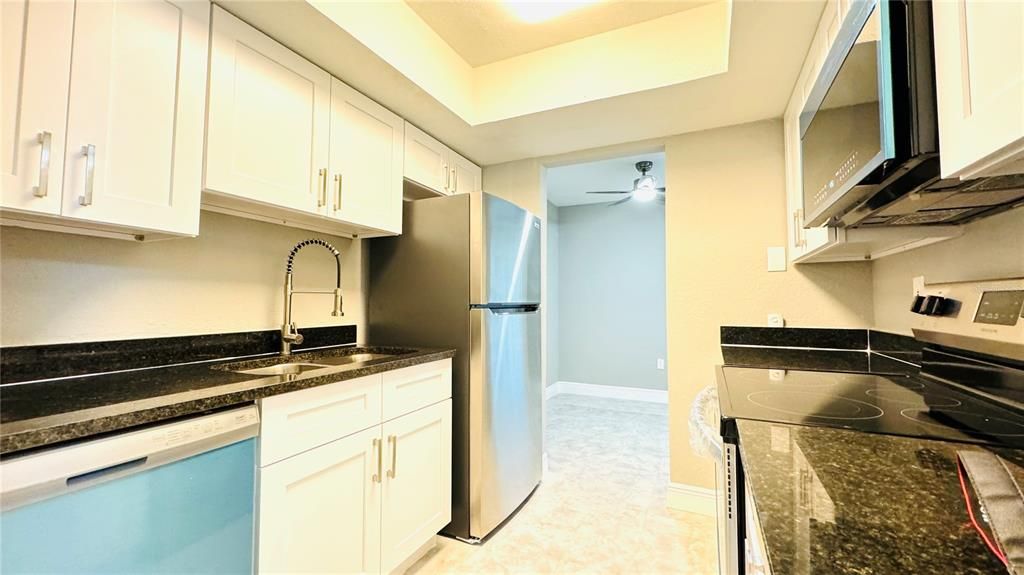 出租: $1,500 (1 贝兹, 1 浴室, 756 平方英尺)