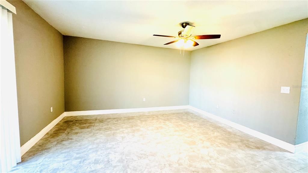 出租: $1,500 (1 贝兹, 1 浴室, 756 平方英尺)