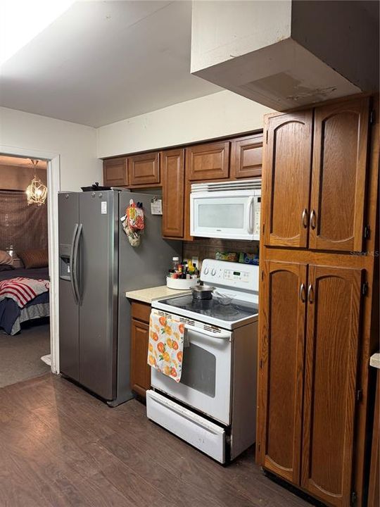 For Sale: $315,000 (3 beds, 2 baths, 1308 Square Feet)