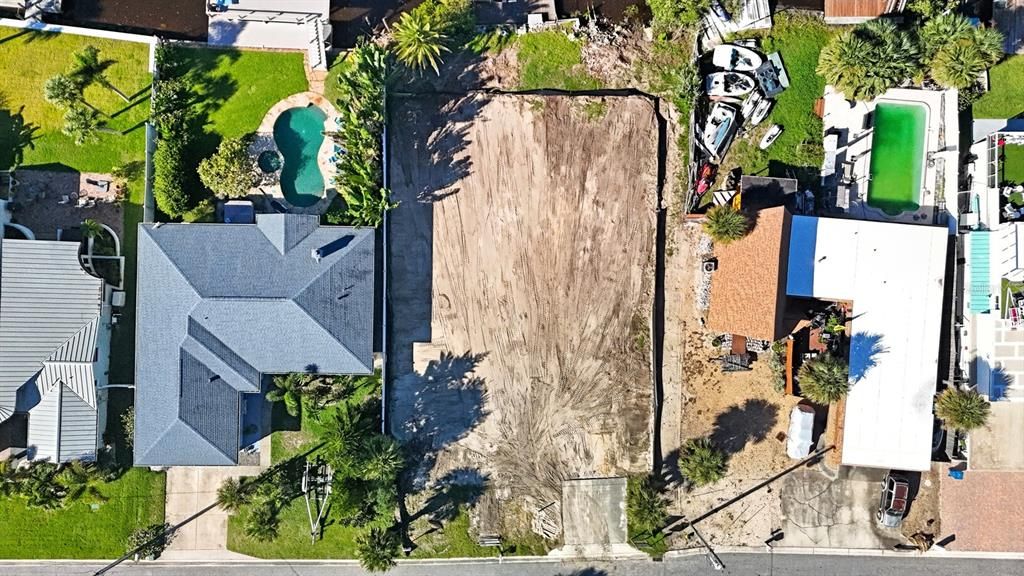 待售: $849,900 (0.27 acres)