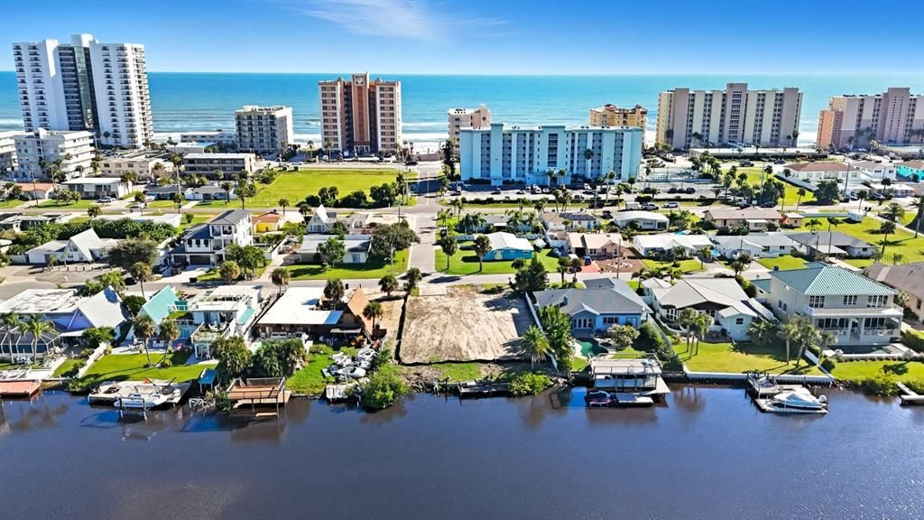 待售: $849,900 (0.27 acres)