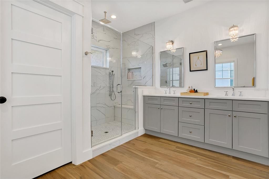 Под контрактом: $879,900 (3 спален, 3 ванн, 2218 Квадратных фут)