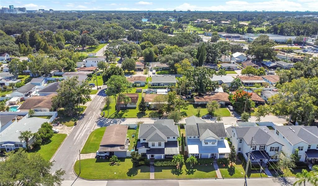 Под контрактом: $879,900 (3 спален, 3 ванн, 2218 Квадратных фут)