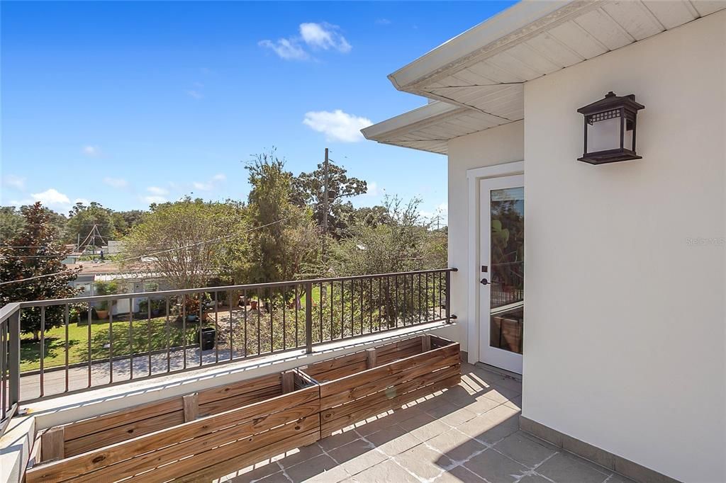 Под контрактом: $879,900 (3 спален, 3 ванн, 2218 Квадратных фут)