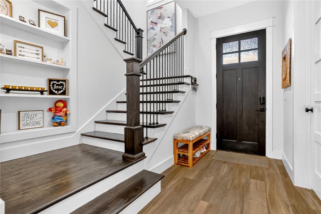 Под контрактом: $879,900 (3 спален, 3 ванн, 2218 Квадратных фут)