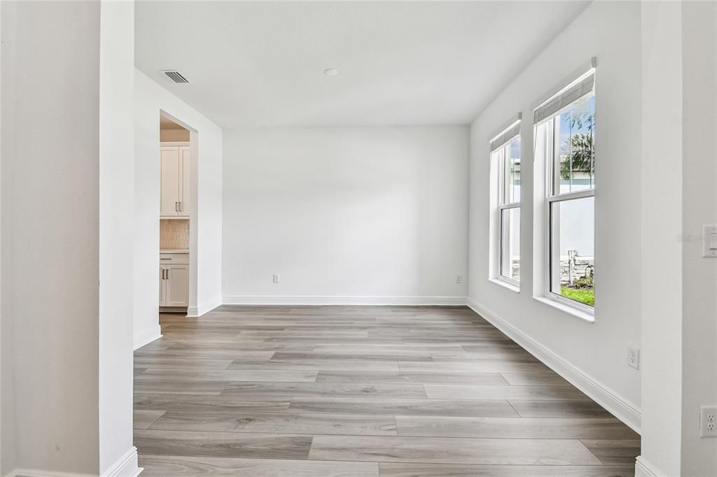 For Sale: $777,999 (5 beds, 4 baths, 3317 Square Feet)