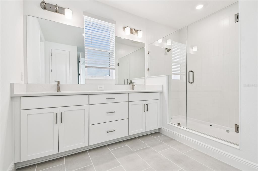 For Sale: $777,999 (5 beds, 4 baths, 3317 Square Feet)