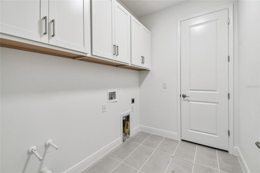 For Sale: $777,999 (5 beds, 4 baths, 3317 Square Feet)