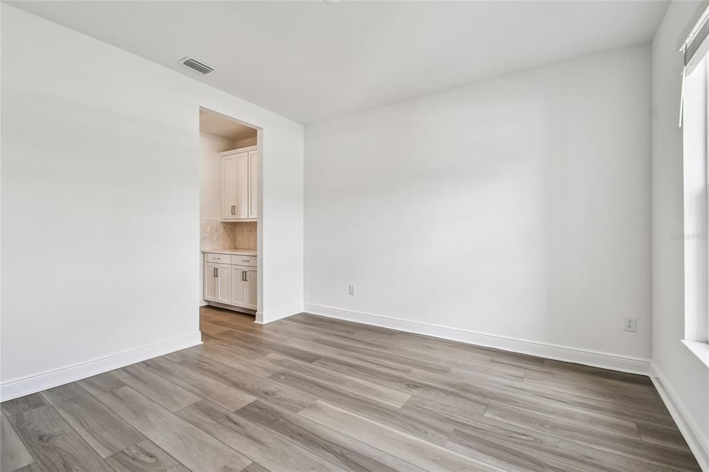 For Sale: $777,999 (5 beds, 4 baths, 3317 Square Feet)