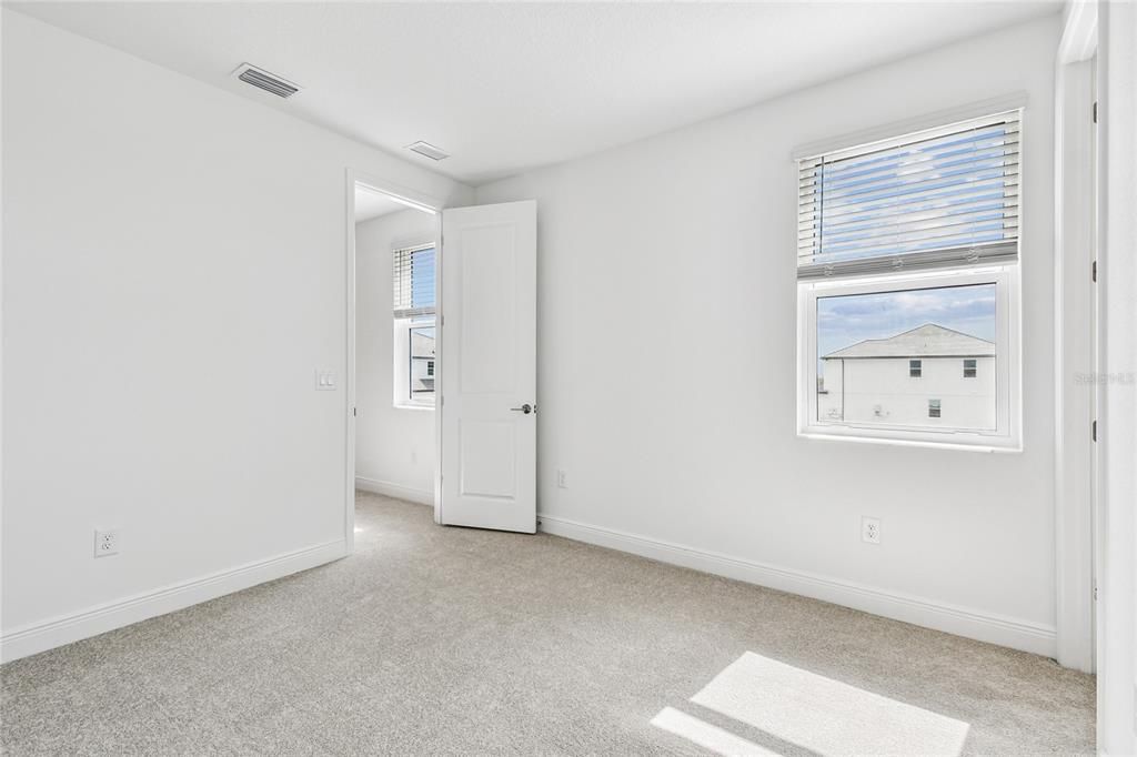 For Sale: $777,999 (5 beds, 4 baths, 3317 Square Feet)