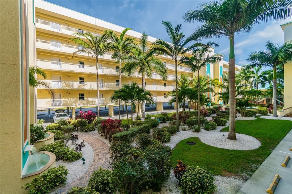 待售: $725,000 (2 贝兹, 2 浴室, 870 平方英尺)