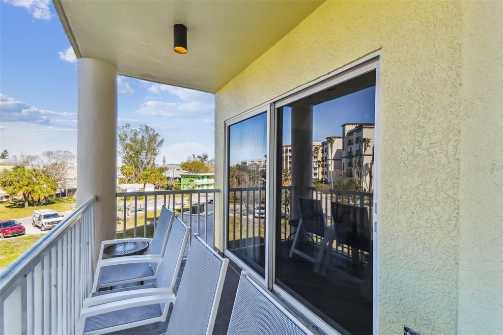 待售: $725,000 (2 贝兹, 2 浴室, 870 平方英尺)