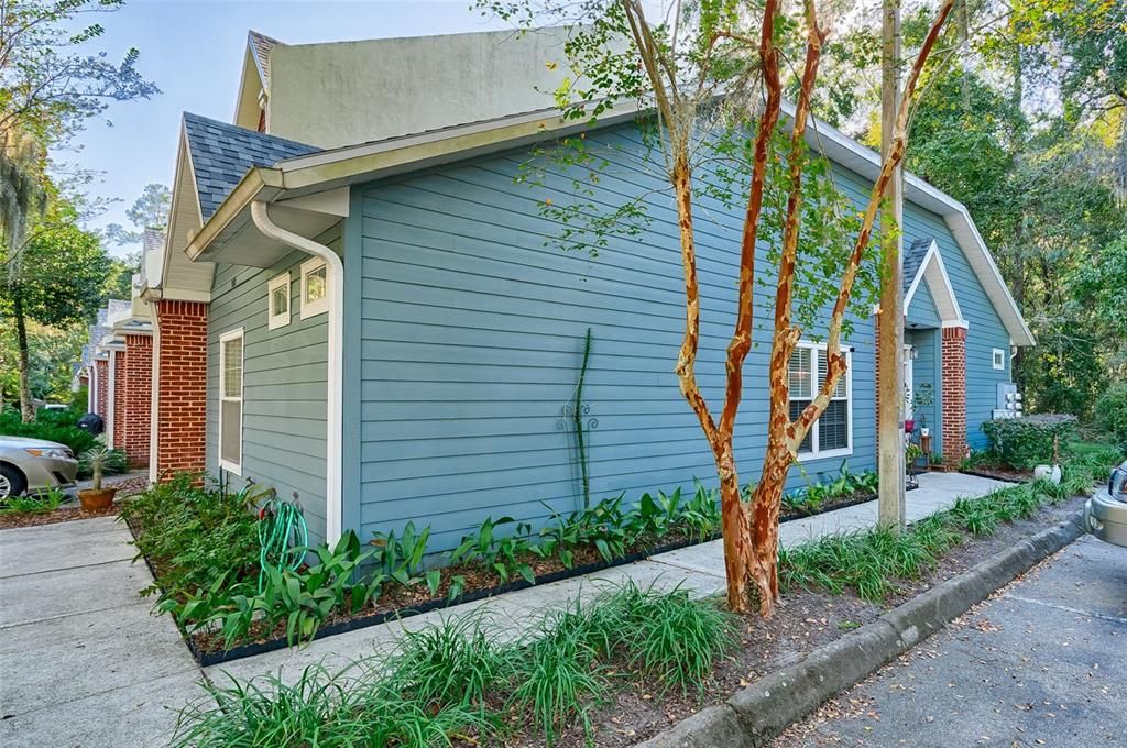 待售: $215,000 (2 贝兹, 2 浴室, 976 平方英尺)