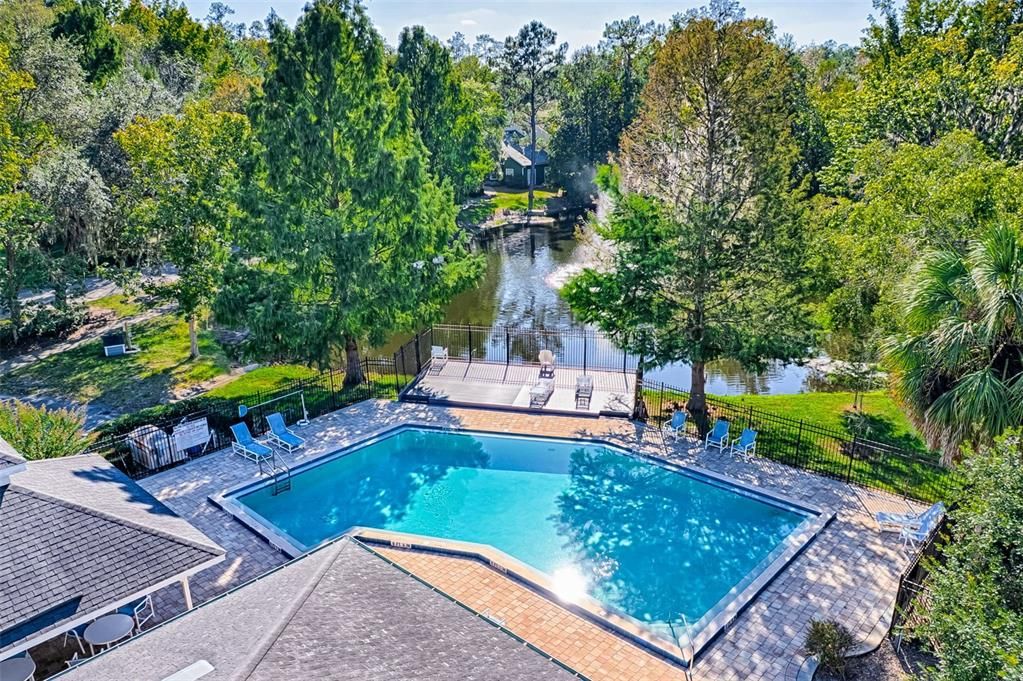 待售: $215,000 (2 贝兹, 2 浴室, 976 平方英尺)